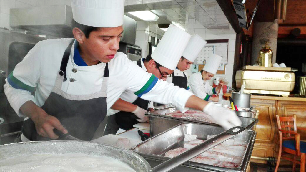 Sim Chef! Worldchefs Academy launches Portuguese Pre-Commis Chef Course!